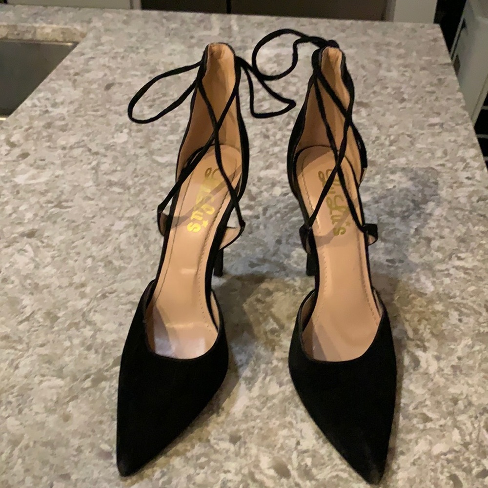Lulu’s Black Suede 4in Dress Shoes
